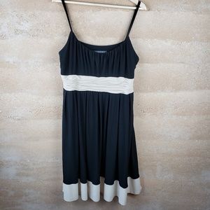 Jones Wear Dress Sz 16 Black and Cream color block